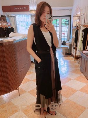 黑色層次感長版背心外套