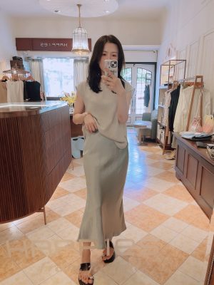 Happies.Narrow Satin Skirt-Light green