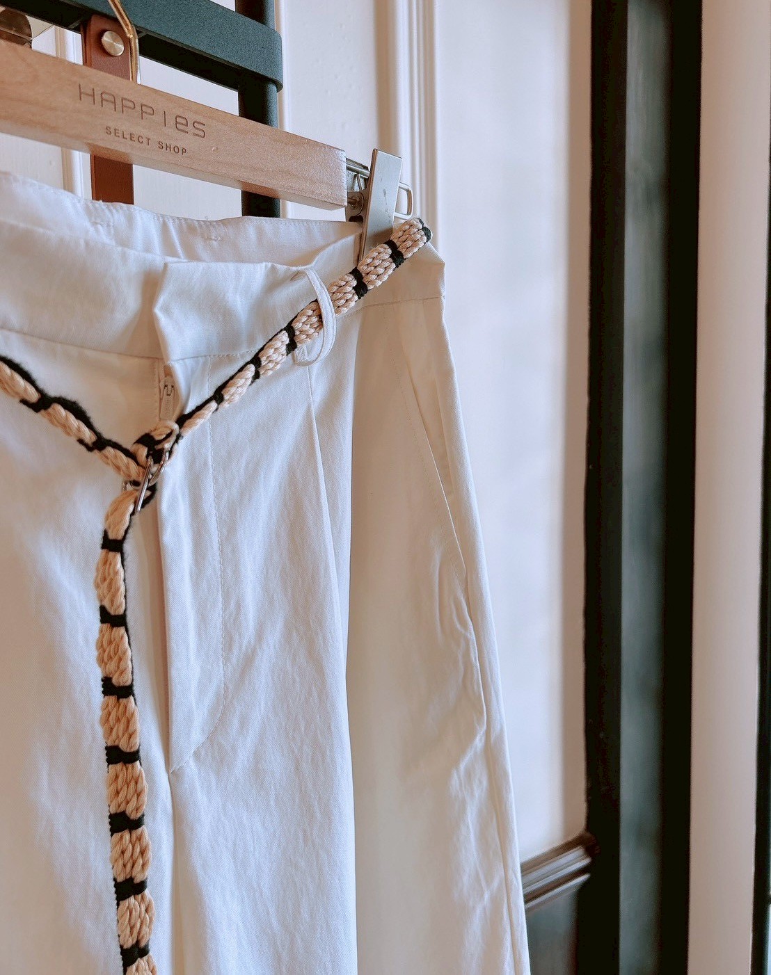 Happies.Woven Leather Pants-White